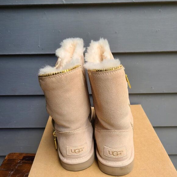 UGG Marice Tan Suede Gold Zip Up Shearling Boots size 6 NEW! NIB! NWT! - Picture 11 of 12